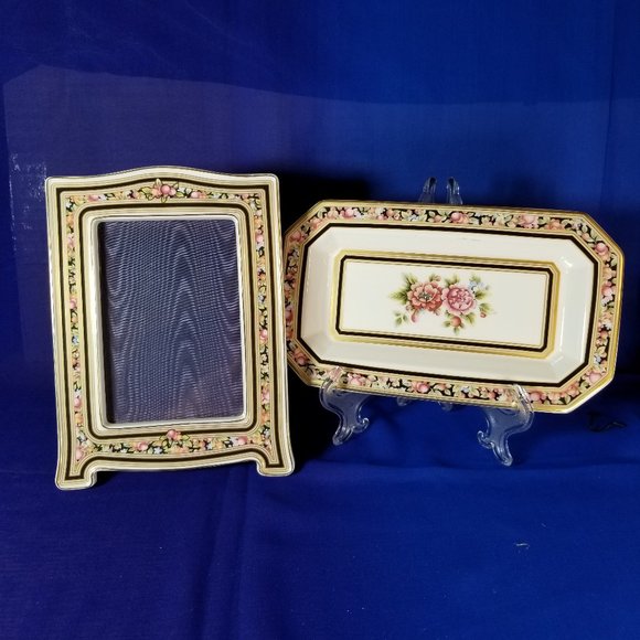 Wedgwood Bone China Clio Pattern Frame or Dresser Tray - Your Choice - Picture 1 of 9